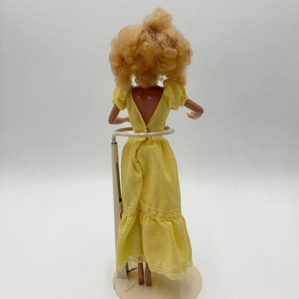 1981 Mattel Barbie Magic Curl Doll 3856 in Original Yellow Dress Vintage